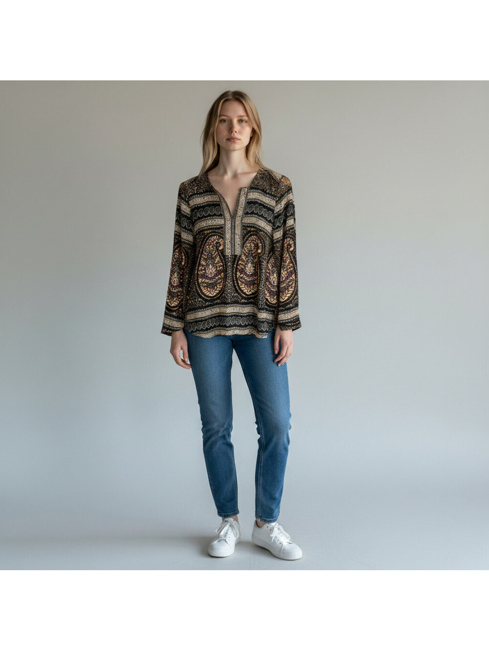 Daniel Rainn Blouse Women M Medium Black Paisley Long Sleeve V-Neck Casual